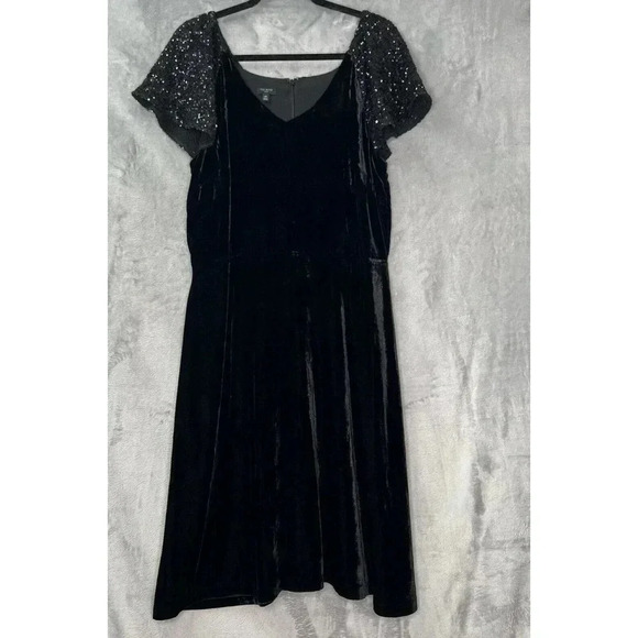 NWT Talbots Festive Black Velvet Sequin Sleeves V-Neck Midi Dress 14P Holidays - Picture 2 of 14
